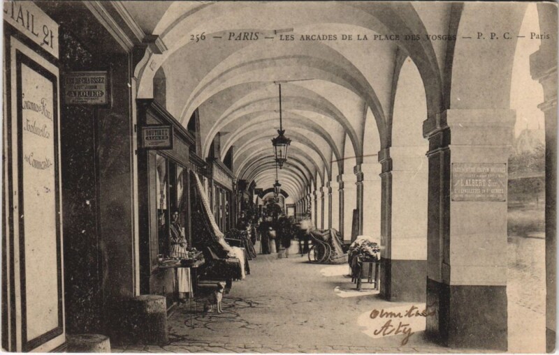 Carte postale ancienne Paris 4e Place des Vosges Les Arcades à Paris 4e