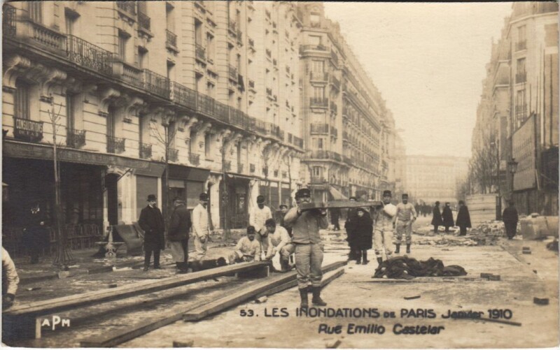 Carte postale ancienne Inondations 1910 Paris Rue Emilio Castelar