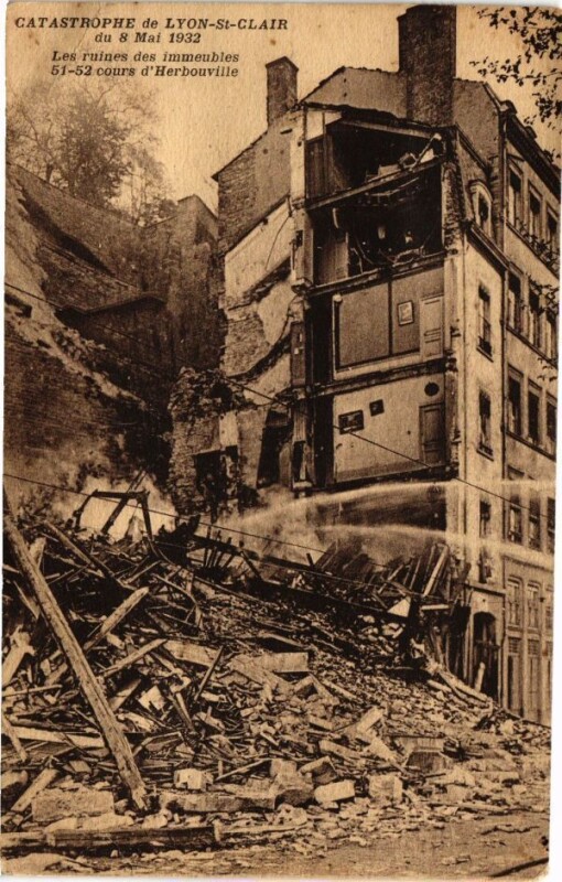 Carte postale ancienne Catastrophe de Lyon Saint-Clair-Les ruines des immeubles 51-52 Cours à Cours