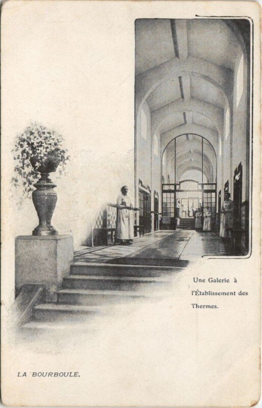 Carte postale ancienne La Bourboule-Une Gelerie a l'Etabl. des THERMes à La Bourboule