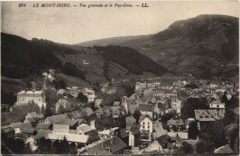 Carte postale ancienne Le Mont-Dore-Vue générale et le Puy-Gros à Mont-Dore