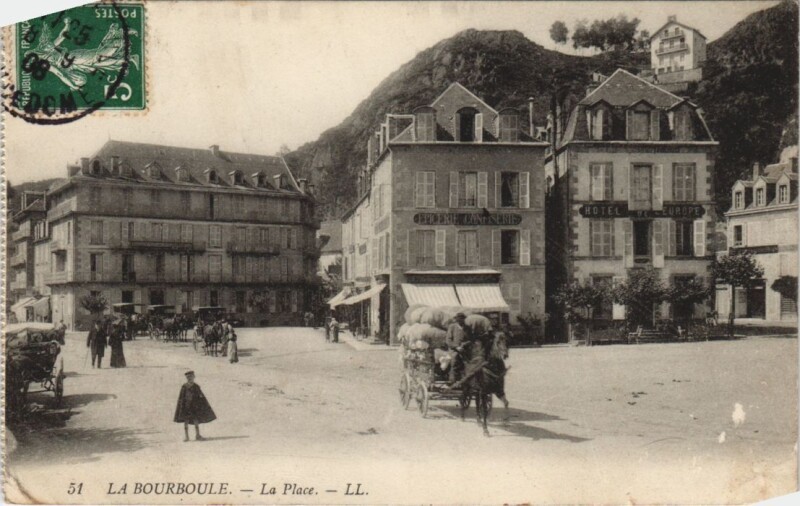 Carte postale ancienne La Bourboule-La Place à La Bourboule
