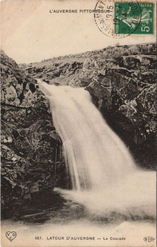 Carte postale ancienne Latour-d'Auvergne-La Cascade