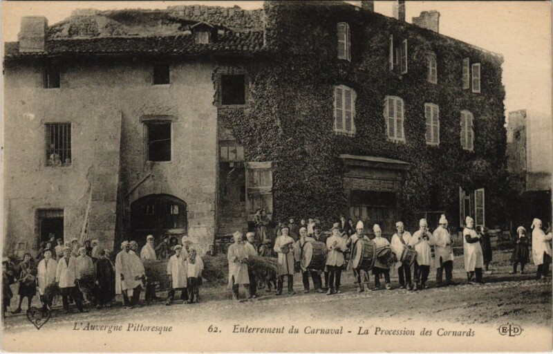 Carte postale ancienne Enterrement du carnaval - La Procession des Cornards