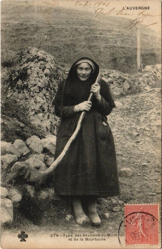 Carte postale ancienne Auvergne - Types des Env. du Montdor et de la Bourboule à La Bourboule
