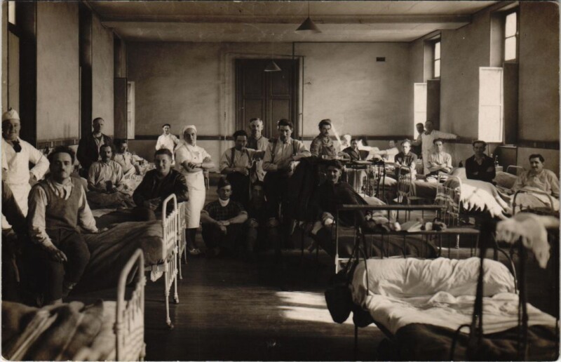 Carte postale ancienne Carte photo Clermont-Ferrand - l'Hopital à Clermont-Ferrand