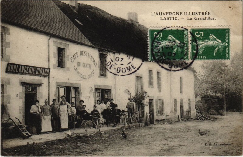 Carte postale ancienne Latic - La Grand'Rue