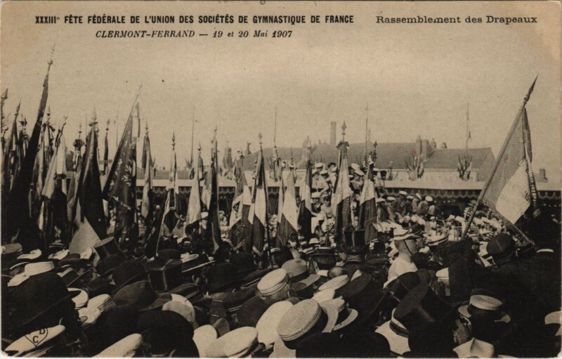 Carte postale ancienne Clermont-Ferrand - Rassemblement des drapeaux à Clermont-Ferrand