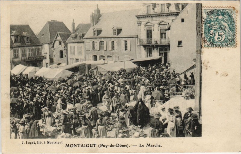 Carte postale ancienne Montaigut - Le Marché à Montaigut