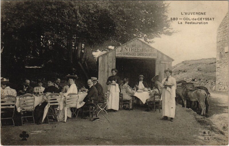 Carte postale ancienne Col-de-Ceyssat - La Restauration à Ceyssat