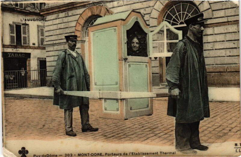 Carte postale ancienne Le Mont-Dore - Porteurs de l'Etabl. THERMal à Mont-Dore