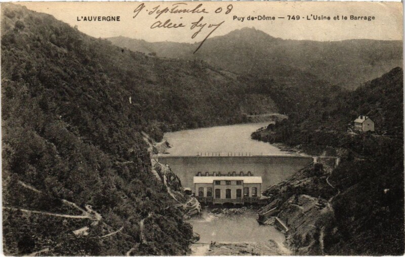 Carte postale ancienne Le Puy-de-Dome - l'Usine et le Barrage
