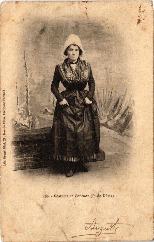 Carte postale ancienne Costume de Cournon
