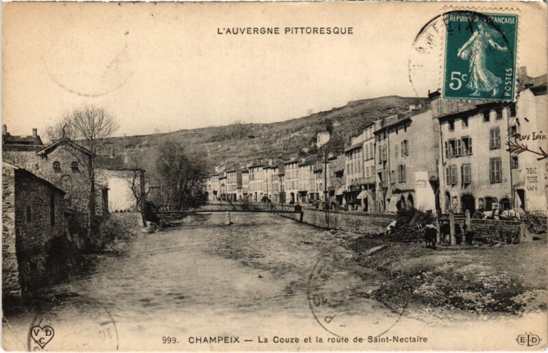 Carte postale ancienne Champeix - La Couze et la route de Saint-Nectaire à Champeix