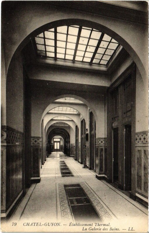 Carte postale ancienne Chatel-Guyon - Etabl. Theral - la Galerie des Bains à Châtel-Guyon
