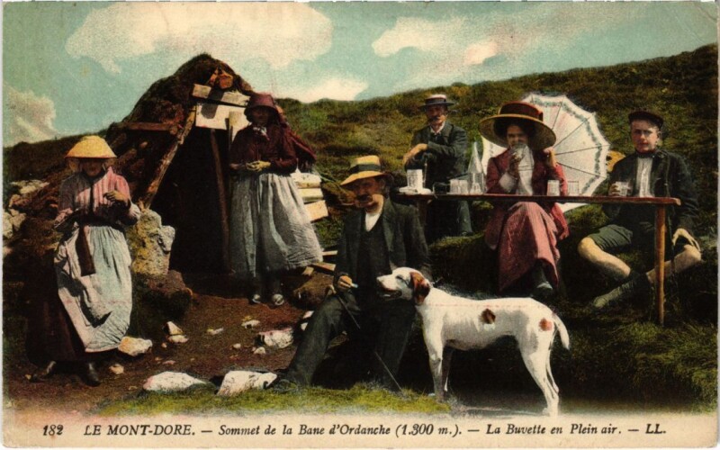 Carte postale ancienne Le Mont-Dore - Sommet de la Bane d'Orchande buvette à Mont-Dore