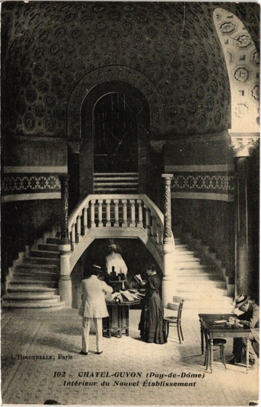 Carte postale ancienne Chatel-Guyon - Interieur du Nouvel Etabl. à Châtel-Guyon
