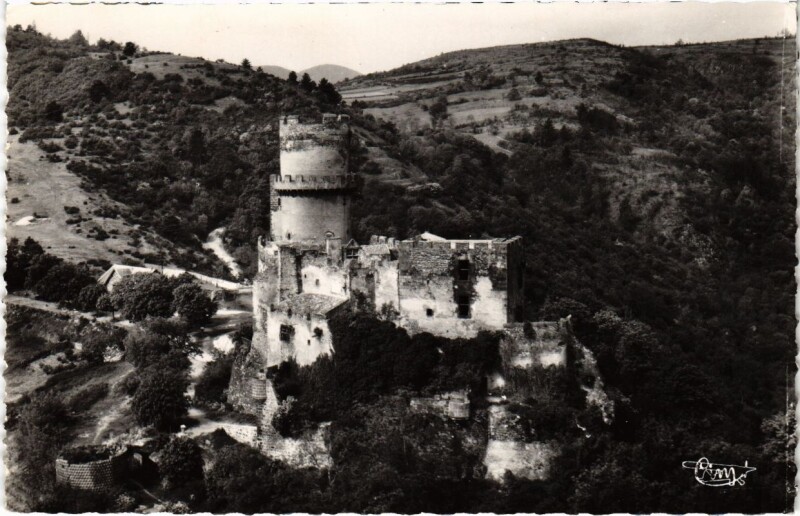 Carte postale ancienne Volvic - Vue aerienne à Volvic