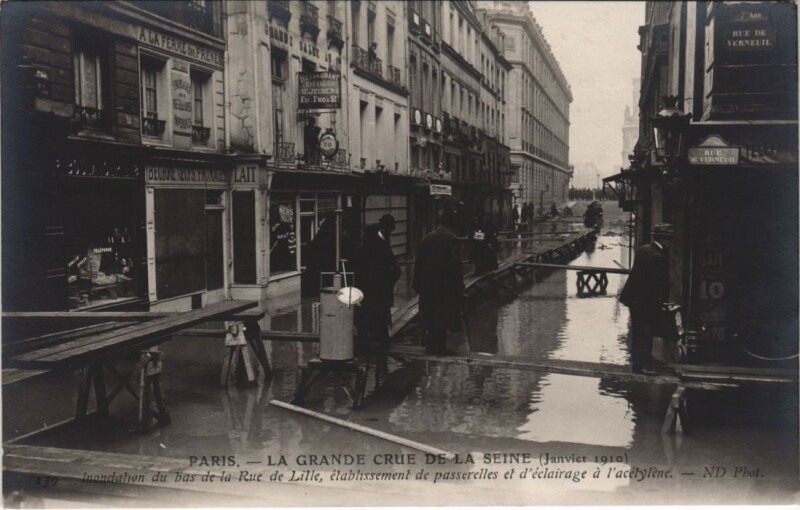 Carte postale ancienne Inondations 1910 Paris Rue de Lille