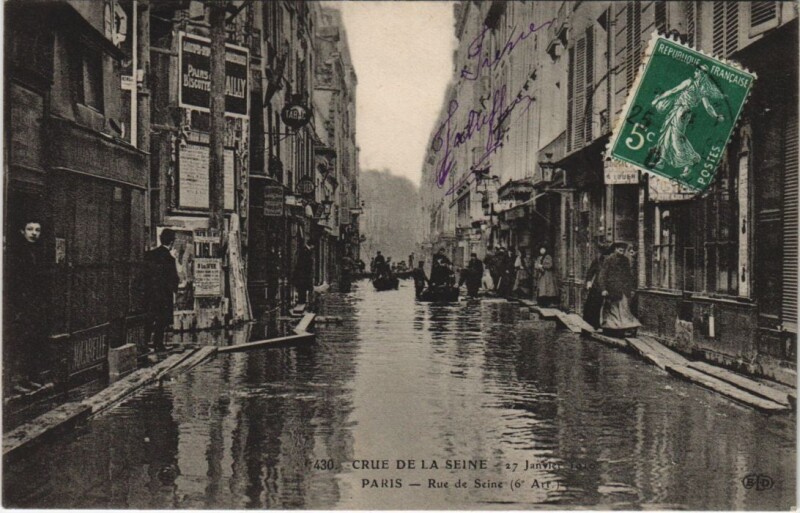 Carte postale ancienne Inondations 1910 Paris Rue de Seine