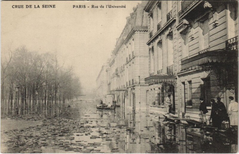 Carte postale ancienne Inondations 1910 Paris Rue de l'universite