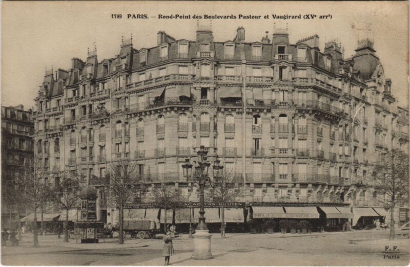Carte postale ancienne Rond-Point des Boulevards Pasteur et Vaugirard à Paris 15e