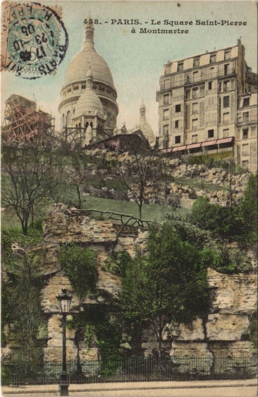 Carte postale ancienne Le Square Saint-Pierre à Montmartre à Paris 18e