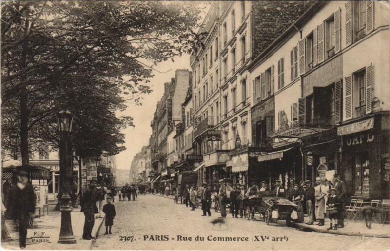 Carte postale ancienne Rue du Commerce à Paris 15e