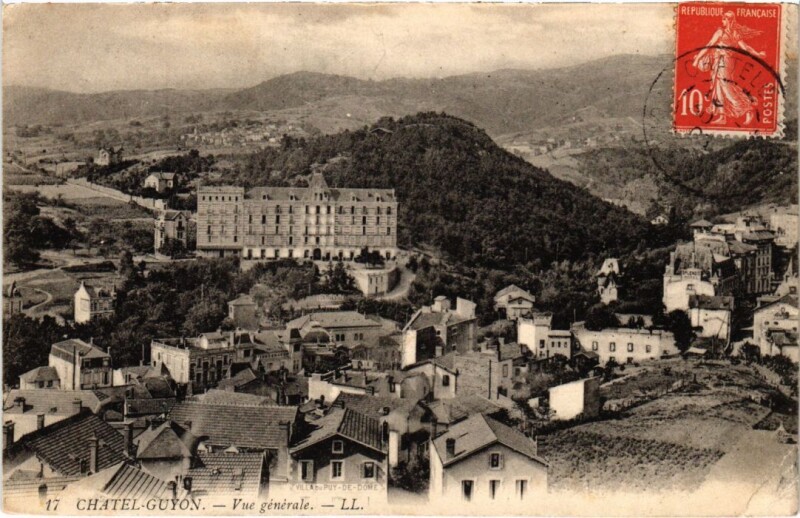 Carte postale ancienne Chatel-Guyon - Vue générale à Châtel-Guyon