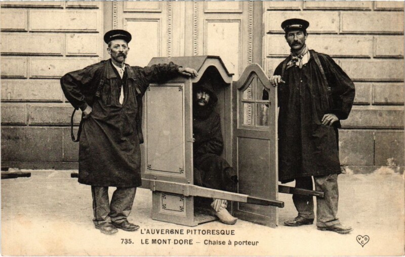 Carte postale ancienne Le Mont-Dore - Chaises a Porteurs à Mont-Dore