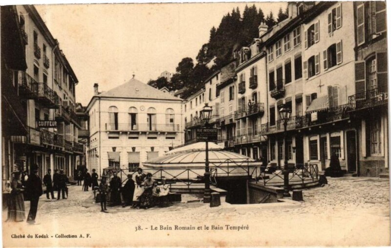 Carte postale ancienne Le Bain Romain et le Bain Tempere