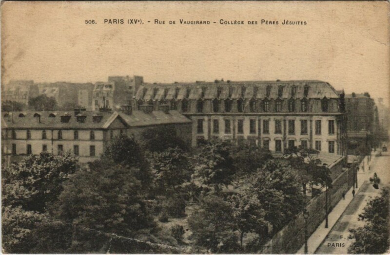 Carte postale ancienne Rue de Vaugirard - Collège des Pères Jésuites à Paris 15e