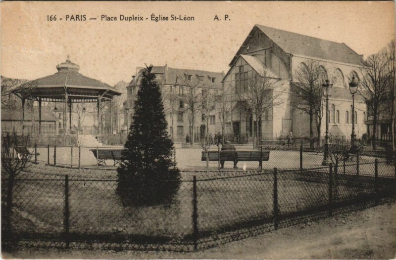 Carte postale ancienne Place Dupleix - Eglise Saint-Léon à Paris 15e