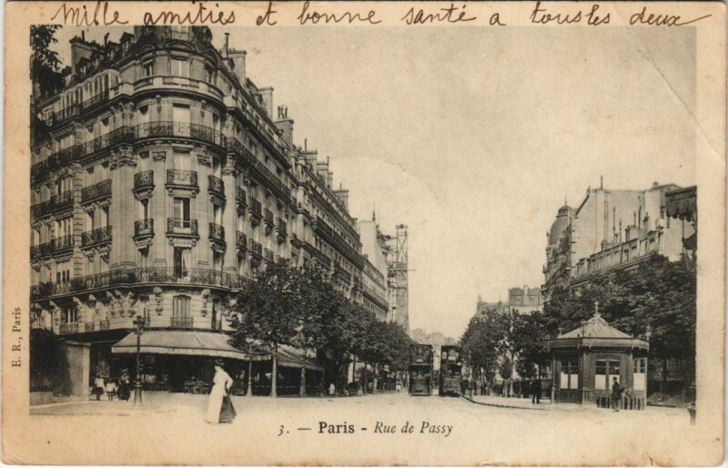 Carte postale ancienne Rue de Passy à Paris 16e