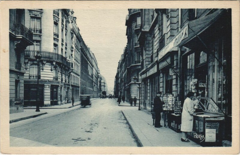 Carte postale ancienne Rue de Vaugirard à Paris 6e