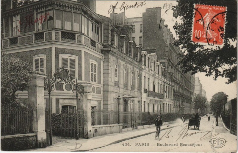 Carte postale ancienne Boulevard Beauséjour à Paris 16e