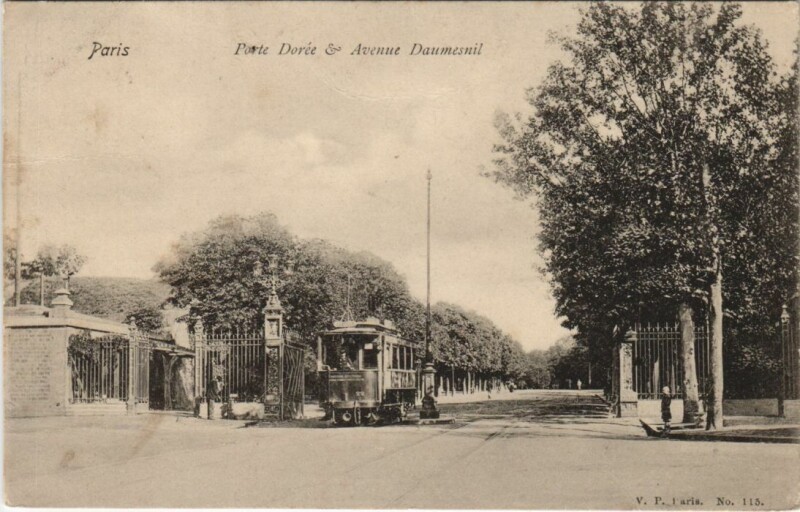 Carte postale ancienne Paris 12e Avenue Daumesnil Porte Doré à Paris 12e