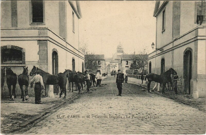 Carte postale ancienne Caserne Dupleix - Le Pansage à Paris 15e