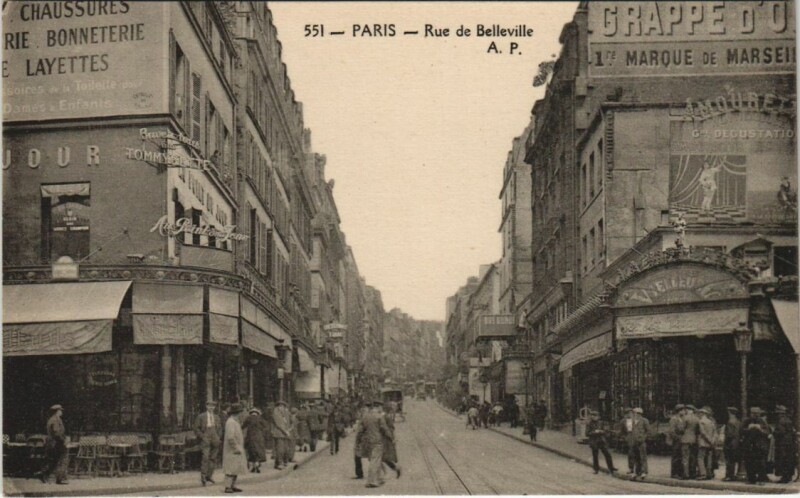 Carte postale ancienne Rue de Belleville à Paris 20e
