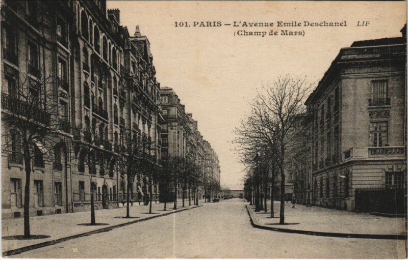Carte postale ancienne Paris 7e Avenue Emile-Deschanel à Paris 7e