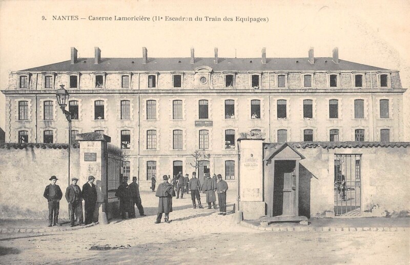 Carte postale ancienne Nantes - Caserne Lamoriciere - 11e Escadron Du Train Des Equipages à Nantes