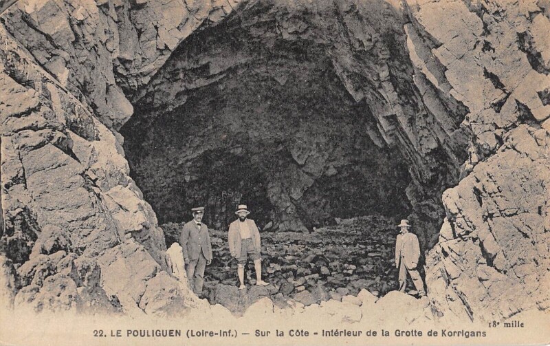 Carte postale ancienne Le Pouliguen - Sur La Cote - Interieur Grotte Des Korrigans au Pouliguen