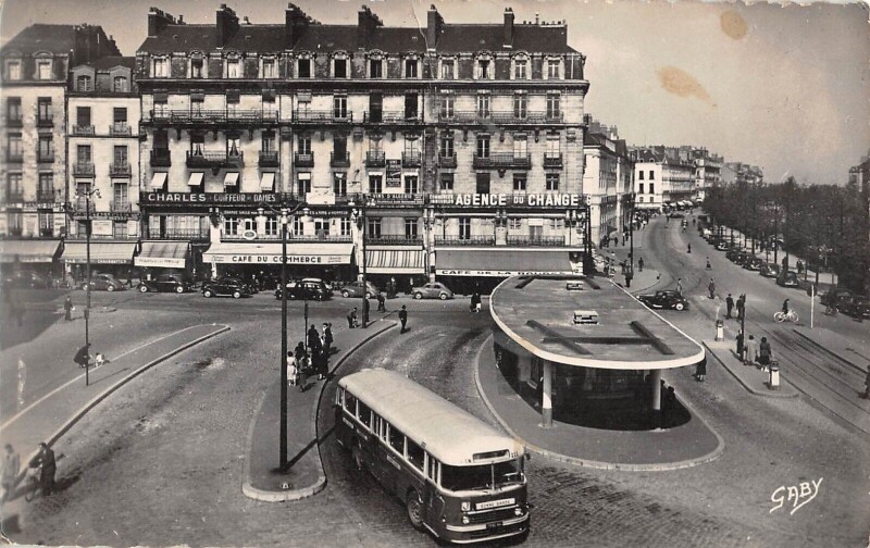 Carte postale ancienne Nantes - Place Du Commerce à Nantes