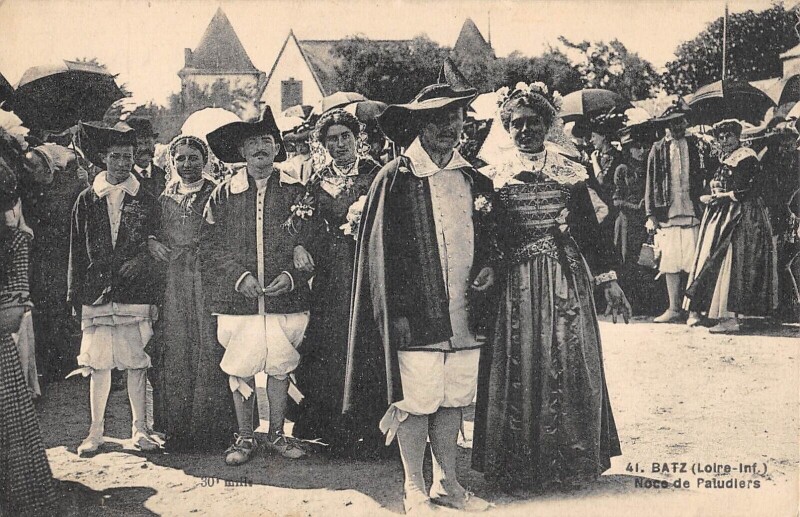 Carte postale ancienne Batz - Noce De Paludiers