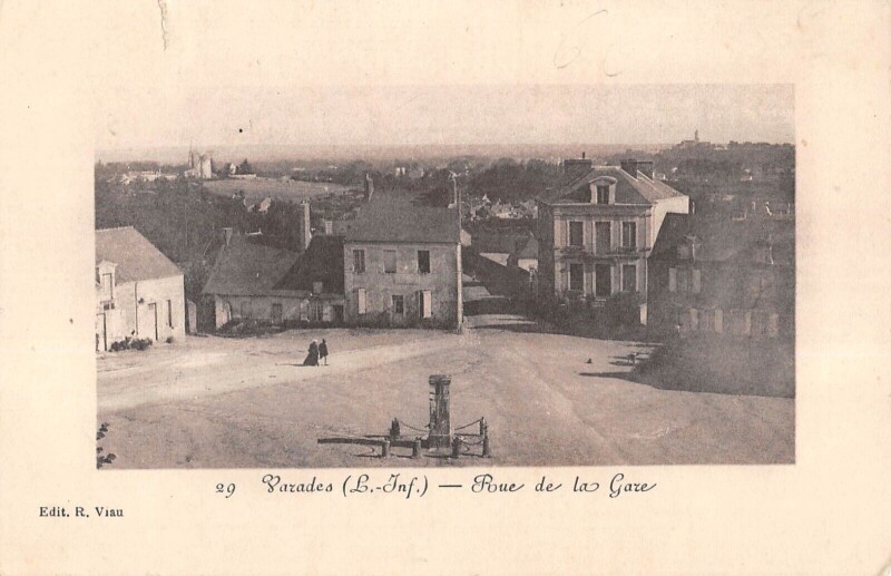 Carte postale ancienne Varades - Rue De La Gare