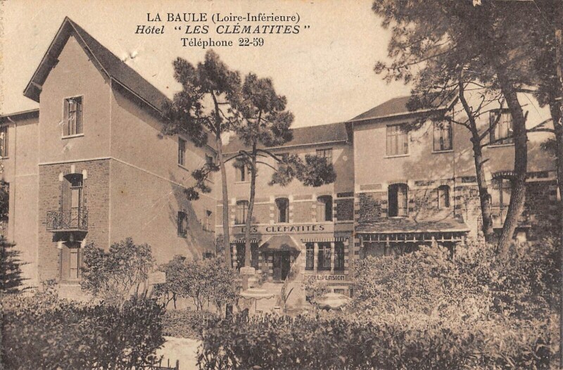 Carte postale ancienne La Baule - Hotel Les Clematites