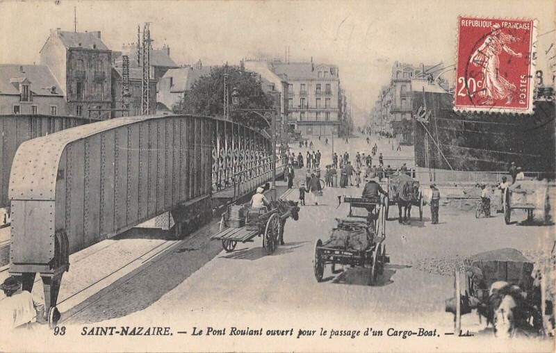 Carte postale ancienne Saint Nazaire - Le Pont Roulant Ouvert Pour Le Passage D'Un Cargot Boat à Saint-Nazaire