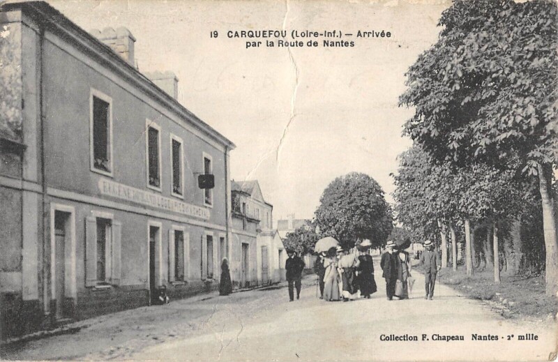 Carte postale ancienne Carquefou - Arrivee Par La Route De Nantes à Carquefou