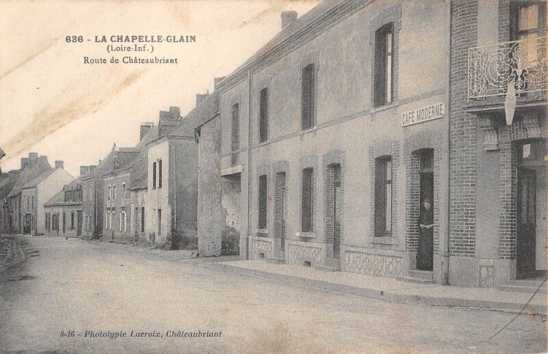 Carte postale ancienne La Chapelle Glain - Route De Chateaubriant à La Chapelle-Glain