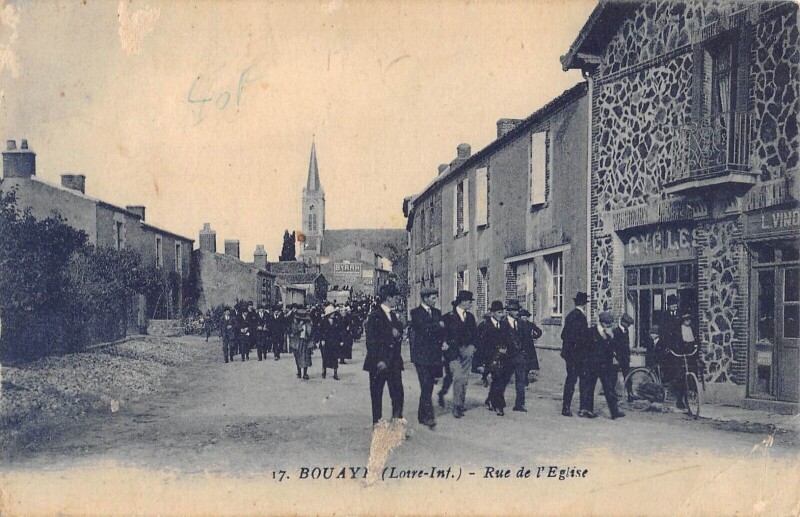 Carte postale ancienne Bouaye - Rue De L'Eglise à Bouaye